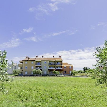 Apartments Monte Rosso Savudrija Bagian luar foto