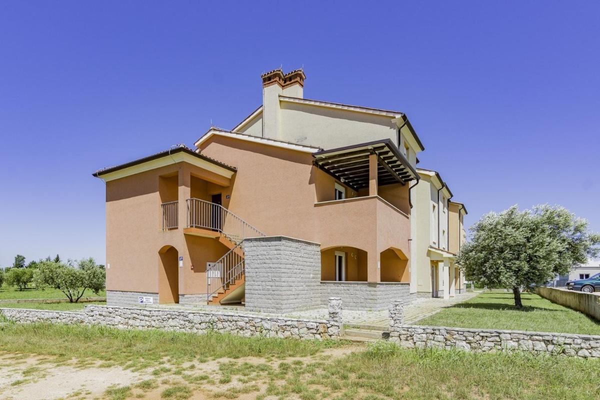 Apartments Monte Rosso Savudrija Bagian luar foto