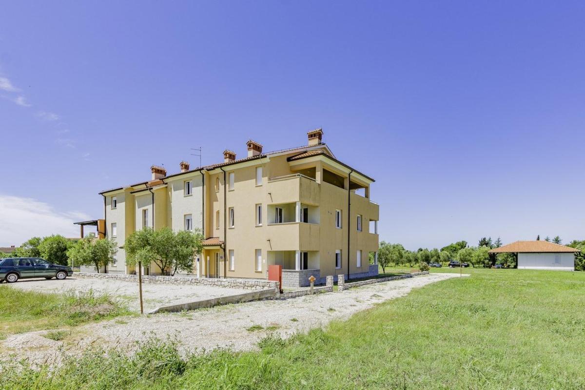 Apartments Monte Rosso Savudrija Bagian luar foto
