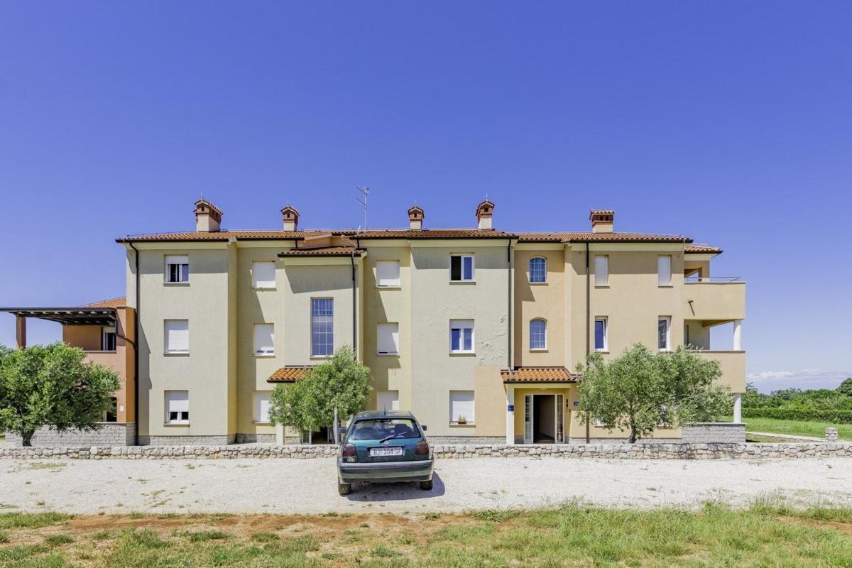 Apartments Monte Rosso Savudrija Bagian luar foto