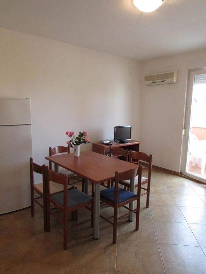 Apartments Monte Rosso Savudrija Bagian luar foto