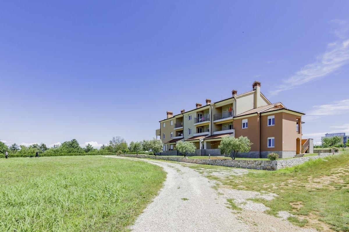 Apartments Monte Rosso Savudrija Bagian luar foto