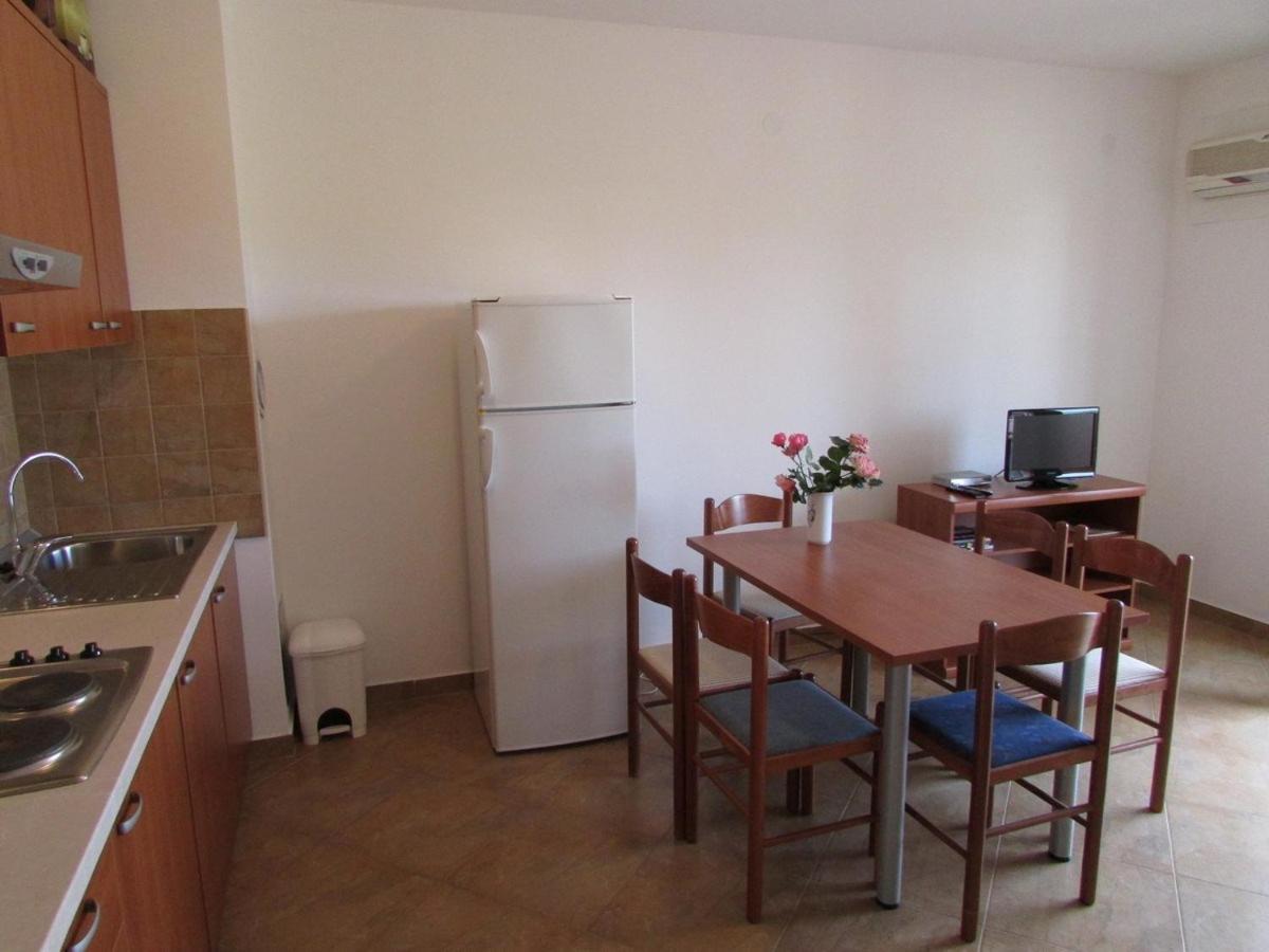 Apartments Monte Rosso Savudrija Bagian luar foto