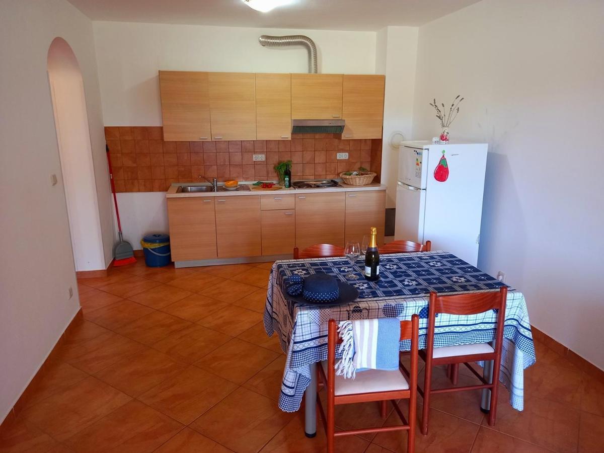 Apartments Monte Rosso Savudrija Bagian luar foto