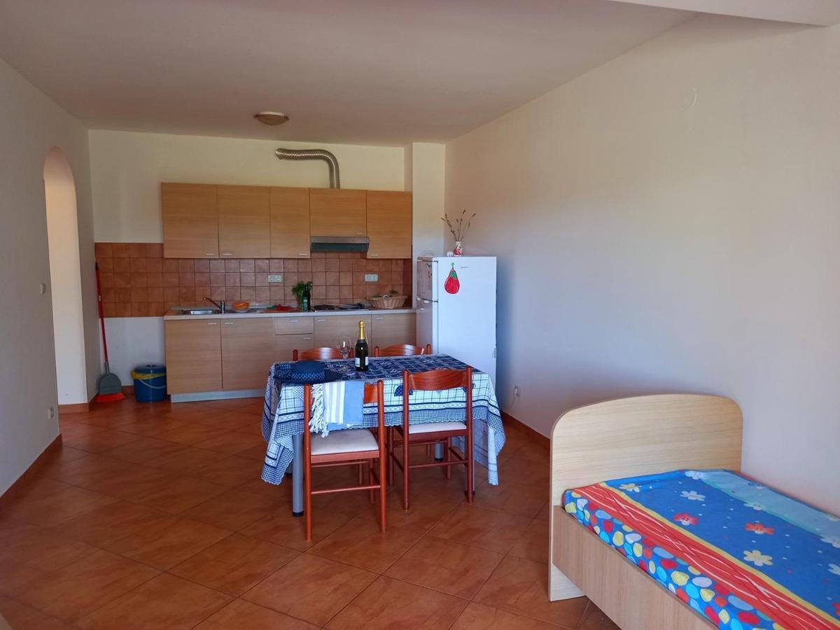 Apartments Monte Rosso Savudrija Bagian luar foto