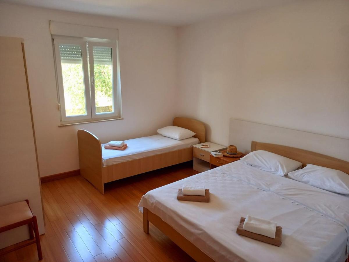 Apartments Monte Rosso Savudrija Bagian luar foto